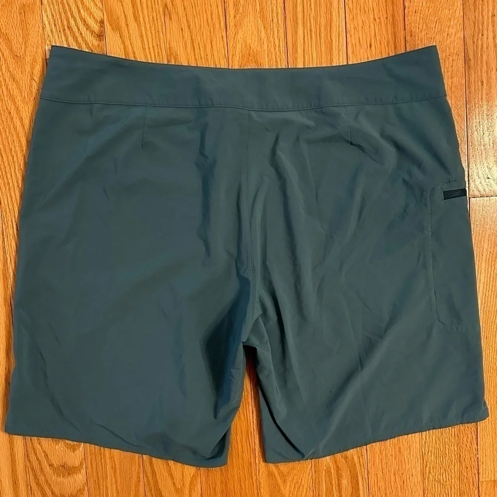 Patagonia Stretch Boardshorts Green Lightweight Unlined 9” inseam Sz 40 - Picture 3 of 8